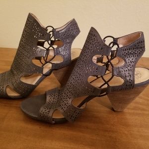 New Vince Camuto Eadon Heels size 8.5